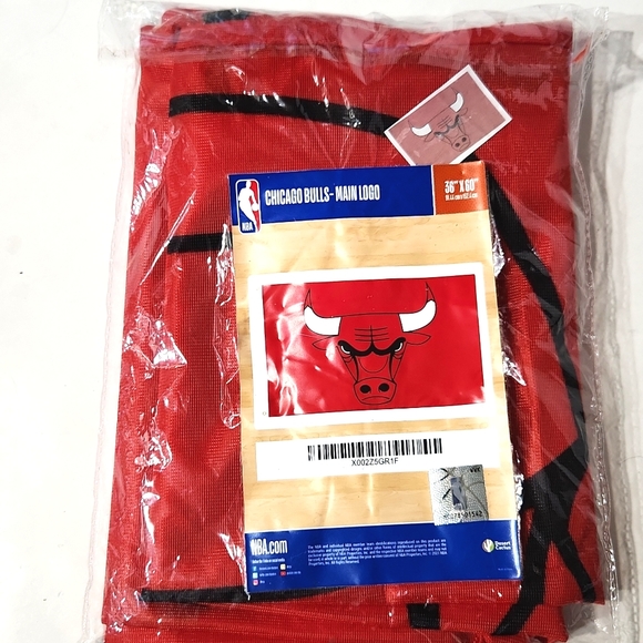 NEW Chicago Bulls Fan NBA Main Logo Red Flag 36" X 60" - Picture 4 of 4